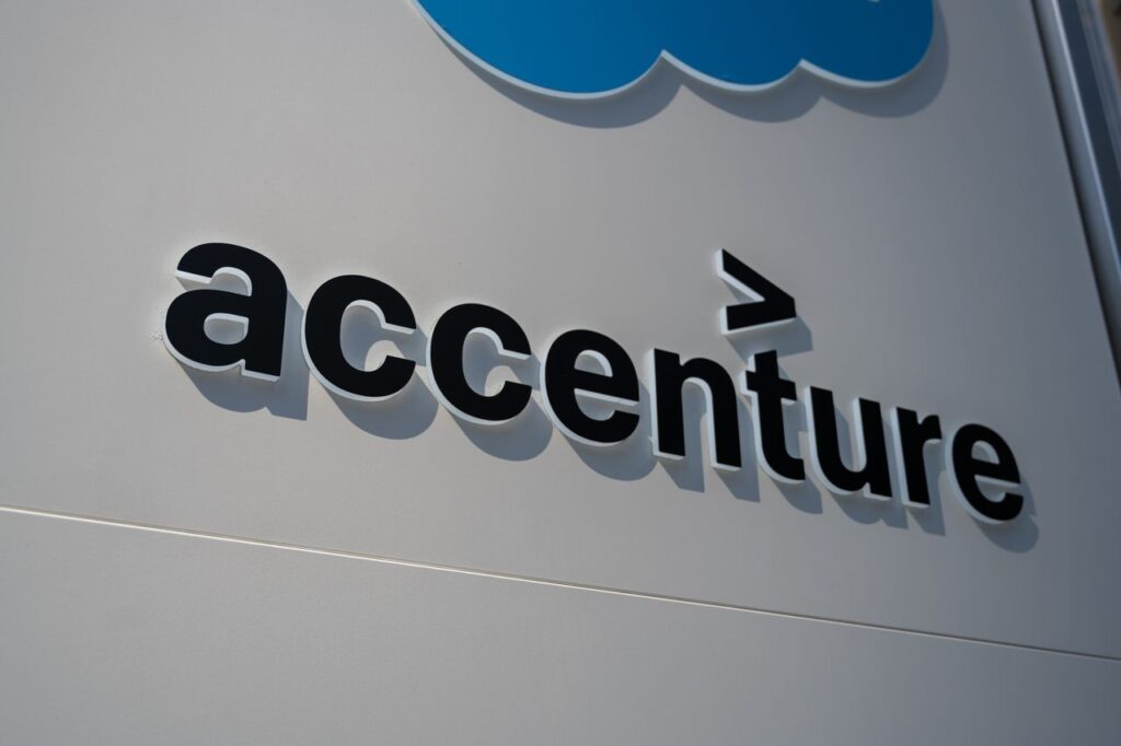 Accenture testuje roboty humanoidalne w magazynie