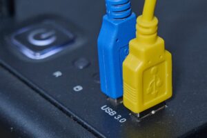 Kolory portów USB – tajemnica specjalnych funkcji urządzeń