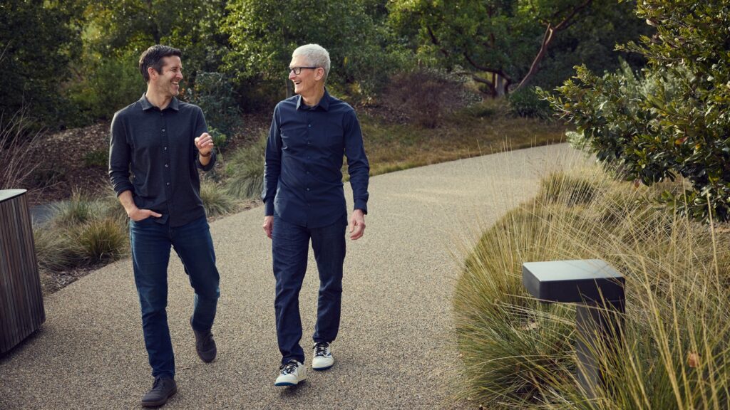 Tim Cook odchodzi. John Ternusem nowym CEO Apple’a