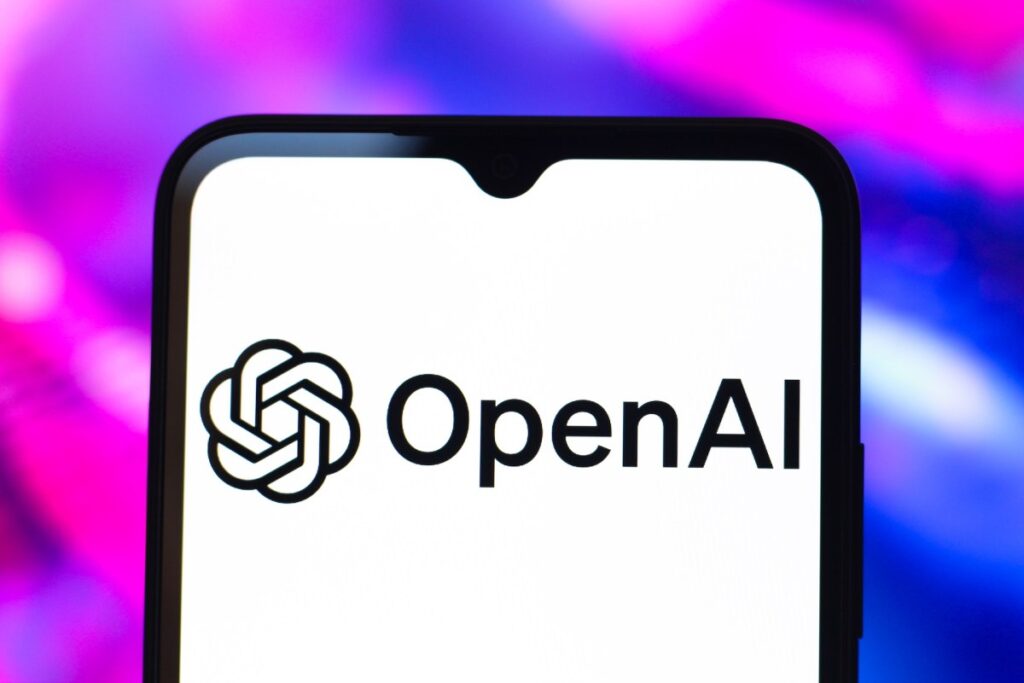OpenAI pracuje nad telefonem ze sztuczną inteligencją zastępującą aplikacje
