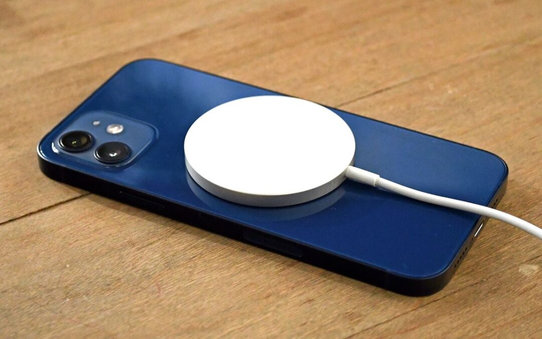 Plotki: Apple może zrezygnować z MagSafe w przyszłych iPhone’ach