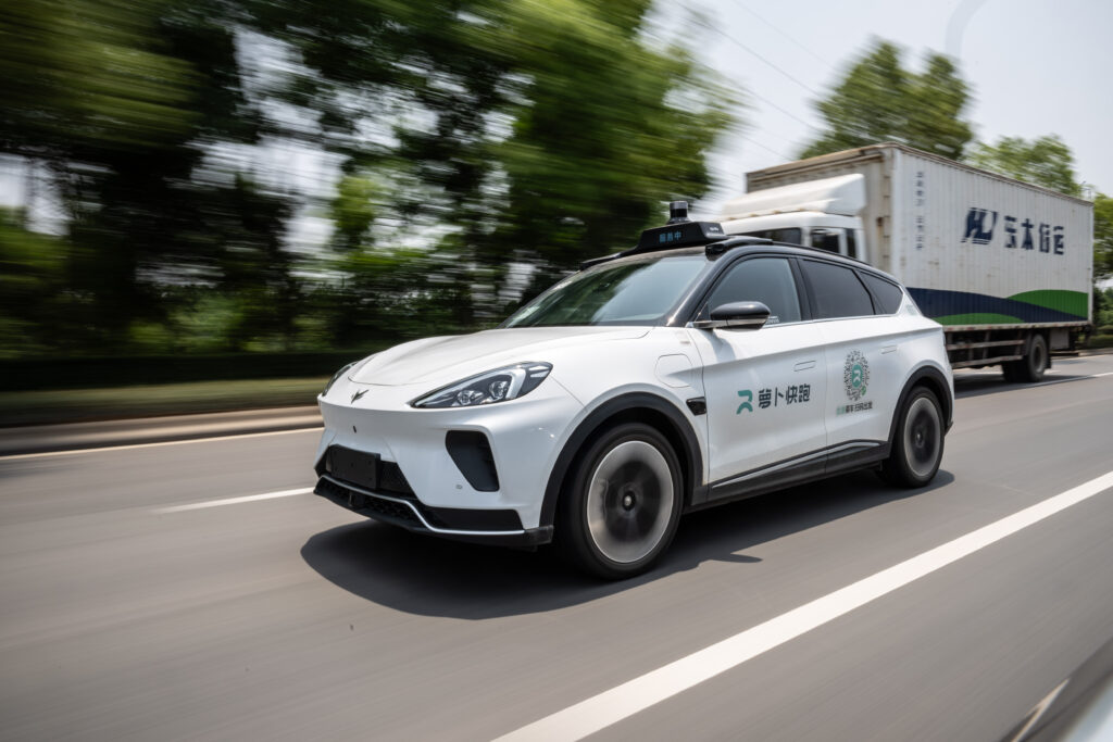 Chiny zamraźają licencje na nowe robotaksówki po chaosie Baidu