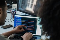 DYNAMINDS: AI wymaga bezpiecznej infrastruktury zanim wdrożysz rozwiązanie