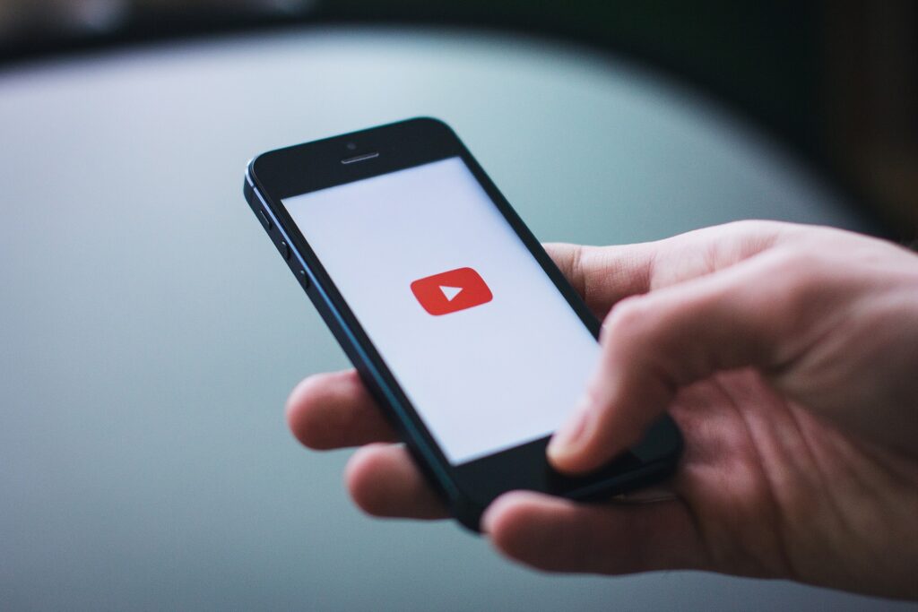 YouTube zmienia podejście do reklam – co się zmienia?