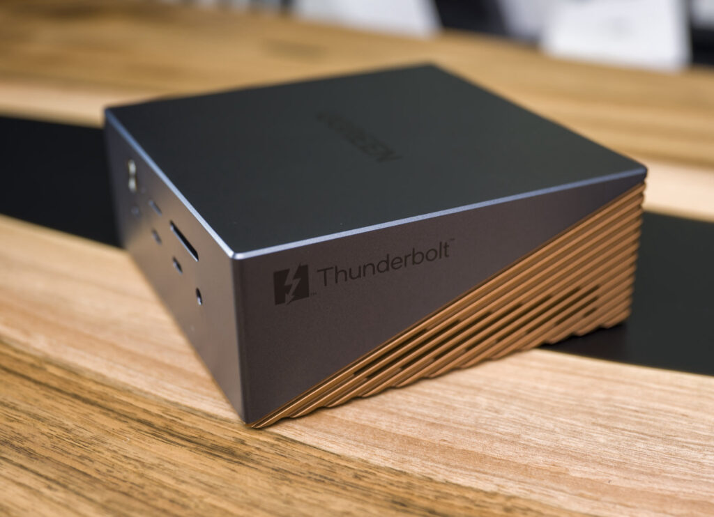 UGREEN Maxidok U716 – stacja dokująca z Thunderbolt 5 dla mobilnych pracowników