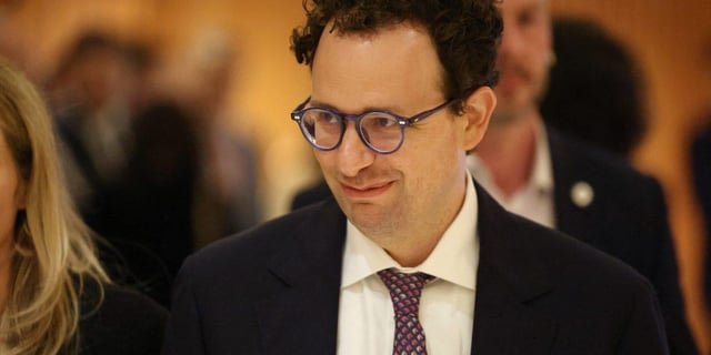 Claude prosi użytkowników o pójście spać w trakcie sesji bez wyjaśnienia