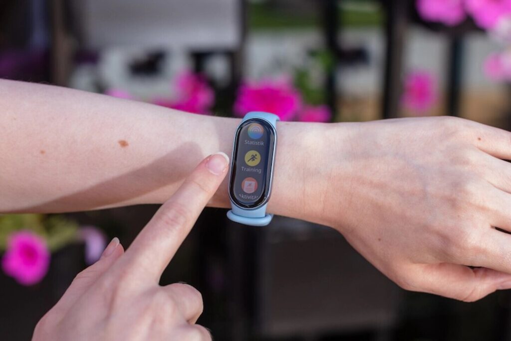 Xiaomi Smart Band 10 Pro – nowa opaska fitness z ekranem AMOLED