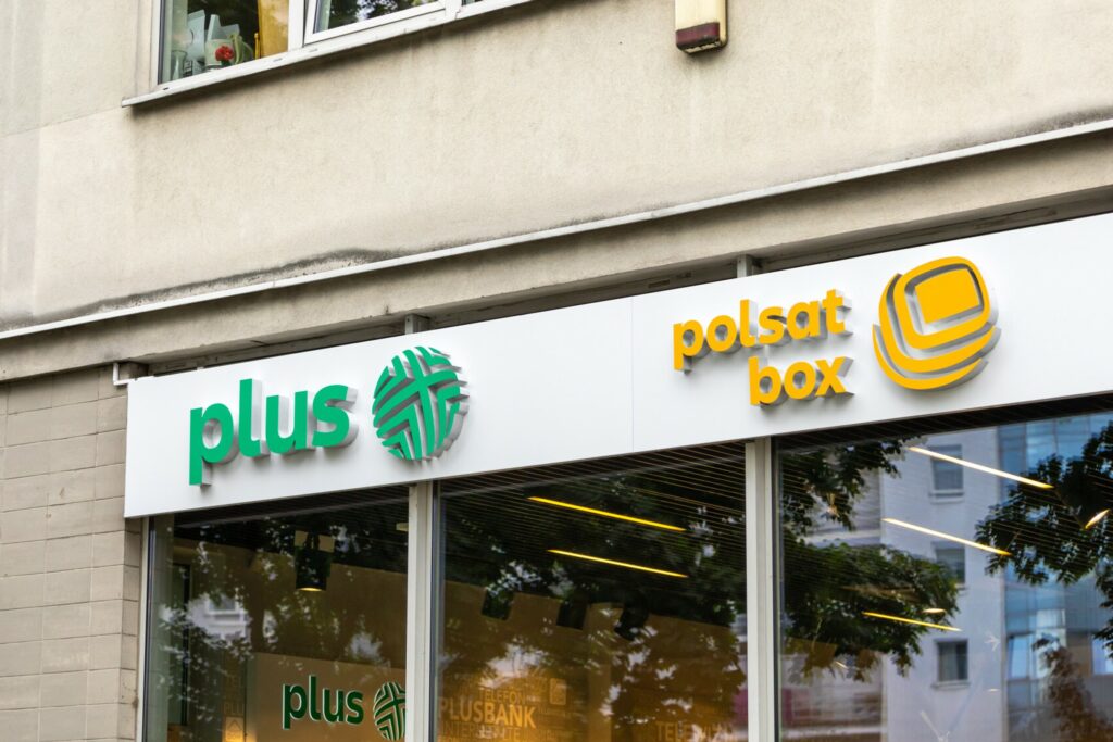 Smartfony Honor i Realme taniej w Plusie – oszczędności do 700 zł