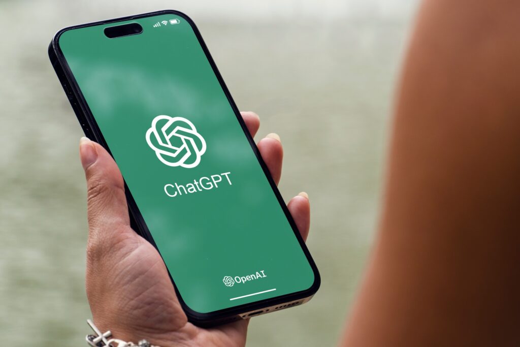 OpenAI pracuje nad innowacyjnym smartfonem z AI. Znamy szczegóły premiery