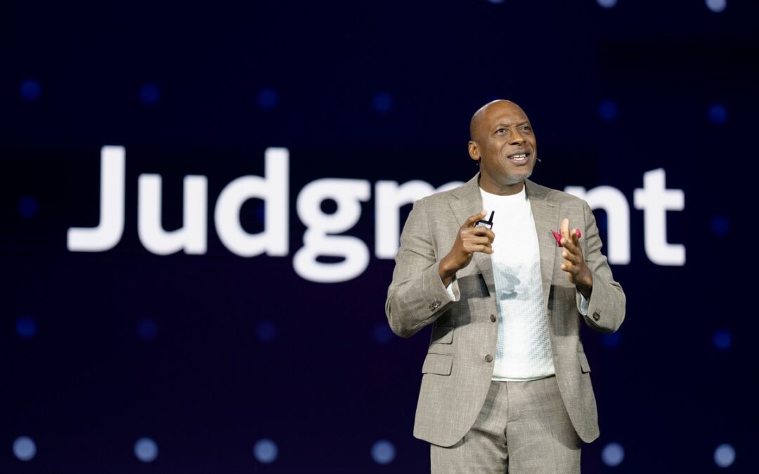 AI zabiera pracę początkującym. Reggie Townsend ostrzega przed luką pokoleniową