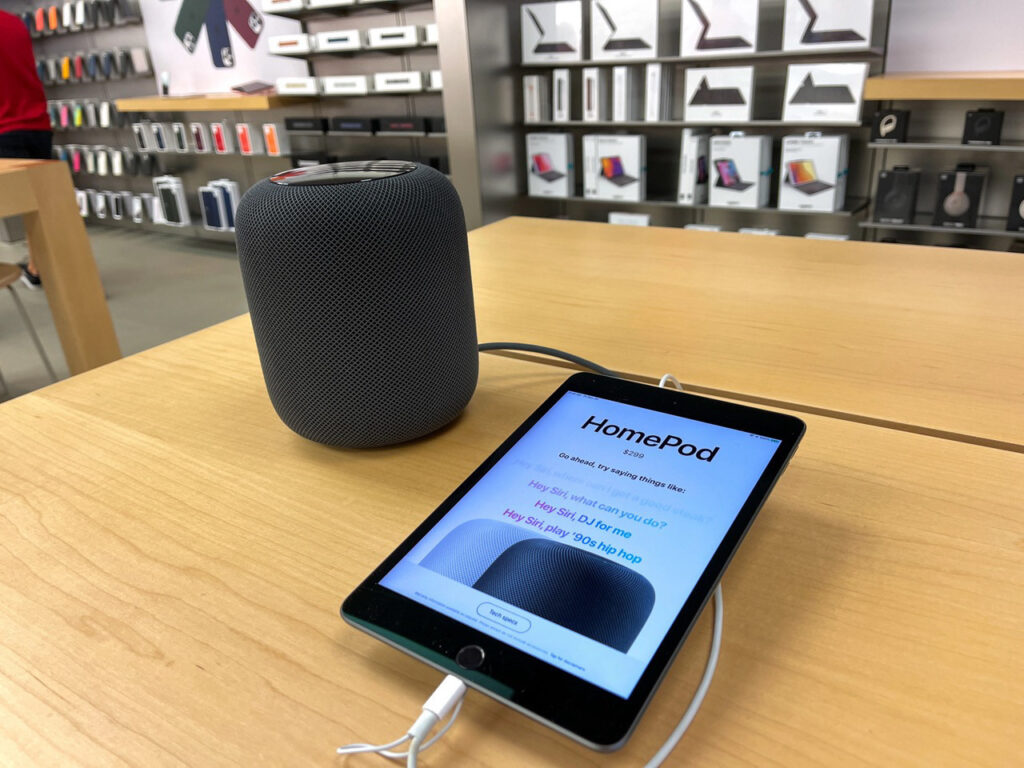 HomePod – inteligentny głośnik Apple’a. Czy warto go kupić w Polsce?