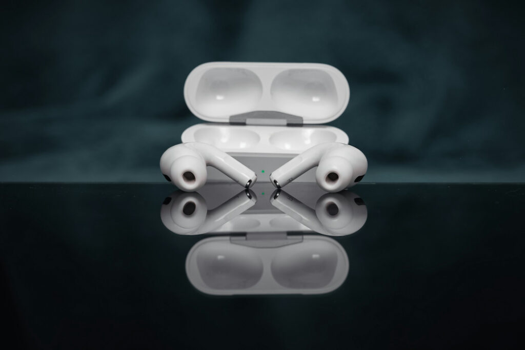 Apple pracuje nad AirPods Ultra z wbudowanymi czujnikami kamer