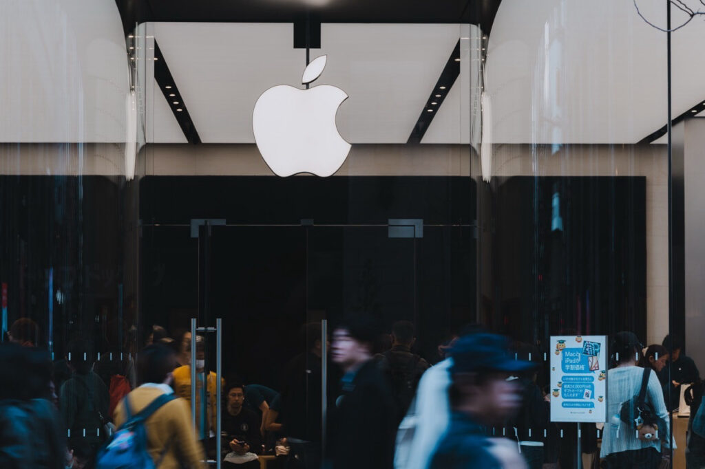 Apple musi wypłacić odszkodowania użytkownikom iPhone’ów