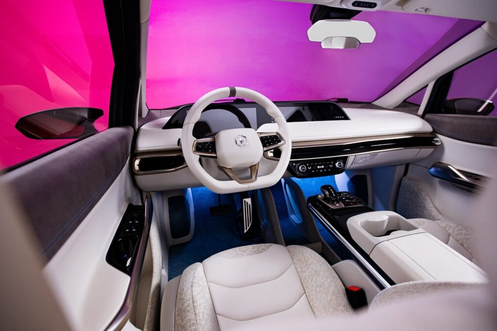 Electromobility Poland nawiąże współpracę z Foxconnem przy развoju Izery