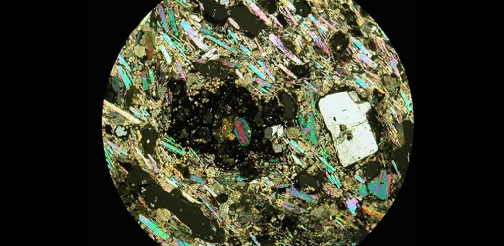Naukowcy z Cambridge stworzyli mapę ukrytych złóż surowców naturalnych