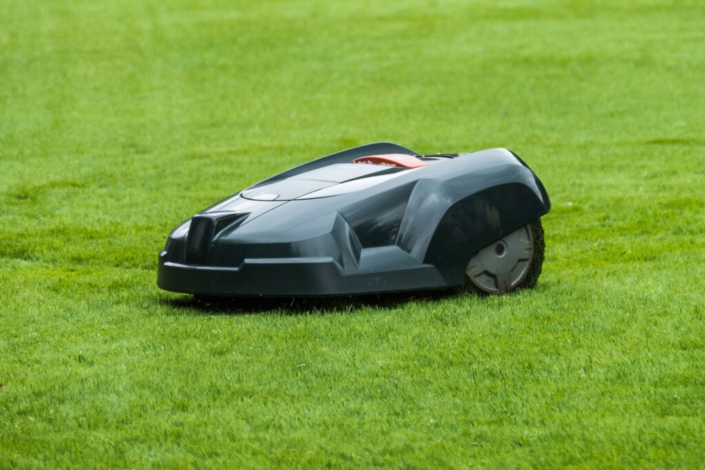 Robot koszący – jak wybrać najlepszy model do ogrodu?