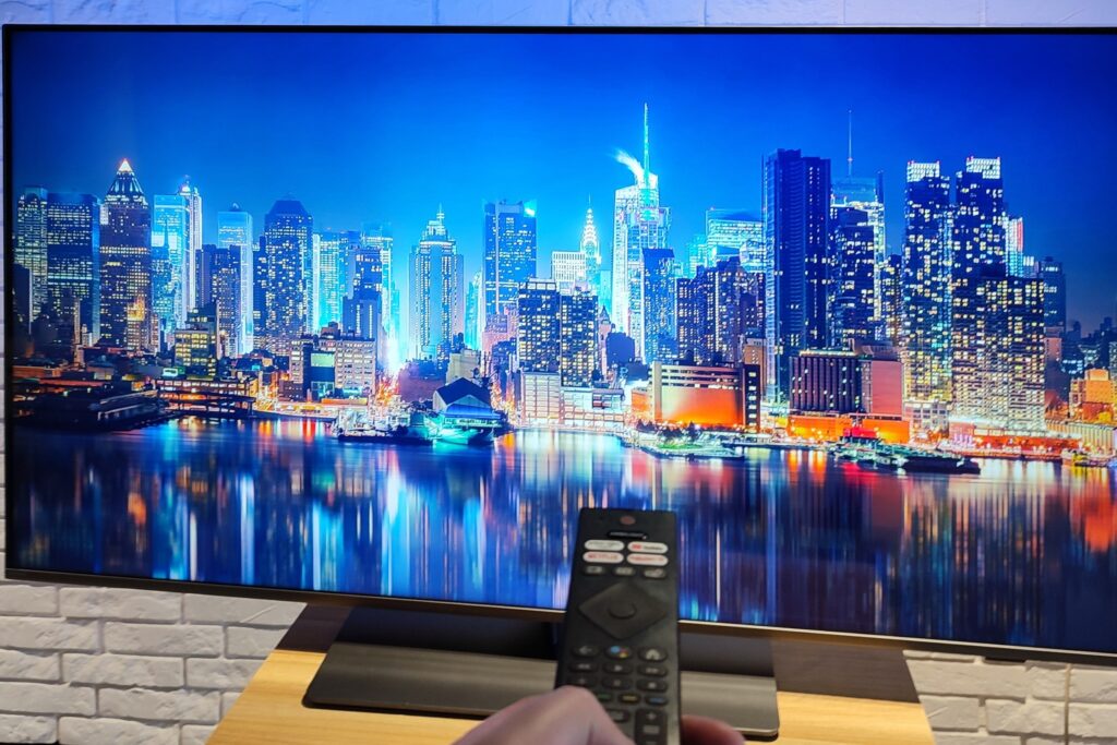 Dobry telewizor za 2000 zł – poradnik wyboru Smart TV