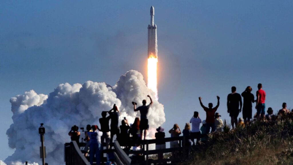 SpaceX wyceniony na 2,7 bln dolarów – wyprzedza Amazon