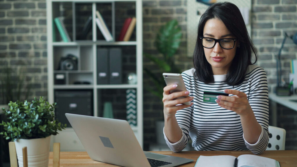 Jak AI zmienia sklepy internetowe – nowe funkcje dla każdego e-commerce