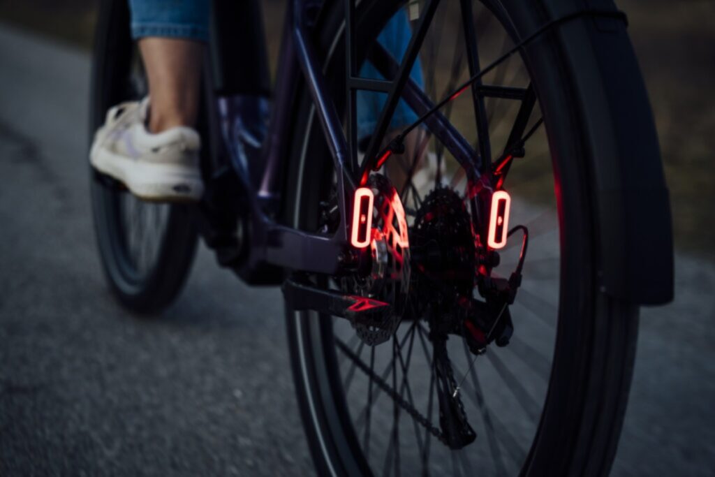 Aventon Trava – e-bike z zabezpieczeniami jak komputer