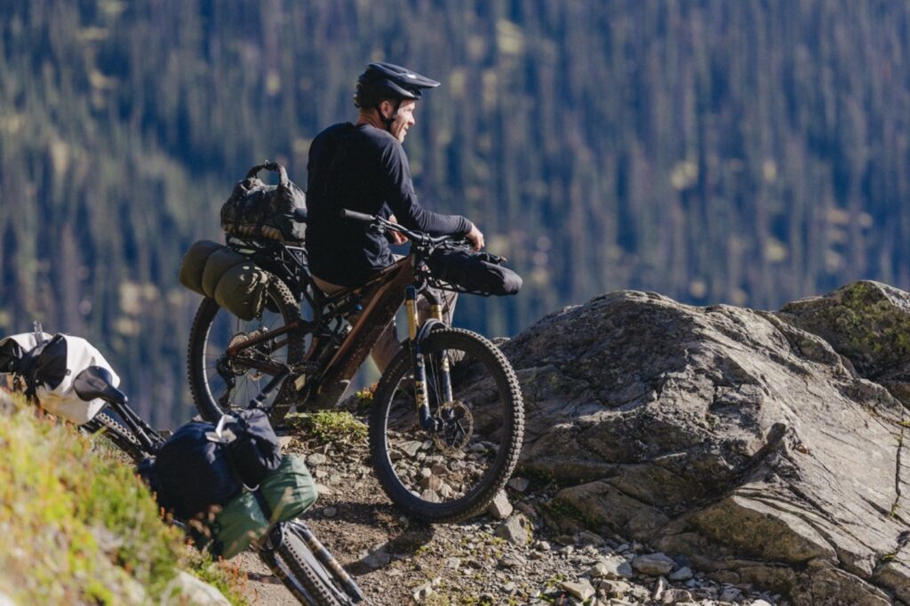 Specialized Levo 4 X – górski e-bike z bagażnikami do wypraw