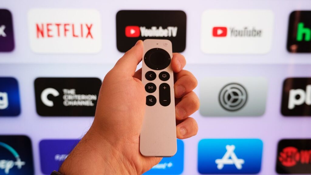 5 ukrytych funkcji pilota Apple TV, które warto znać