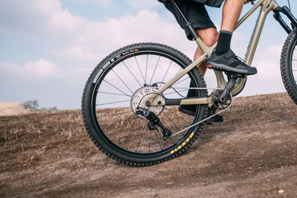 Shimano wraca do mechaniki – nowy osprzęt rowerowy na linki