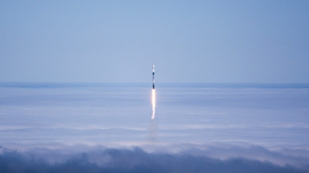 SpaceX oficjalnie wycenia akcje na 135 dolarów w największym IPO w historii