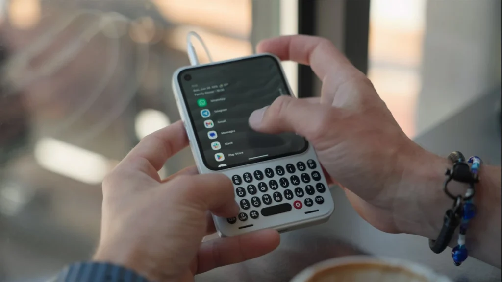 Były projektant BlackBerry stworzył nowy smartfon – Clicks Communicator