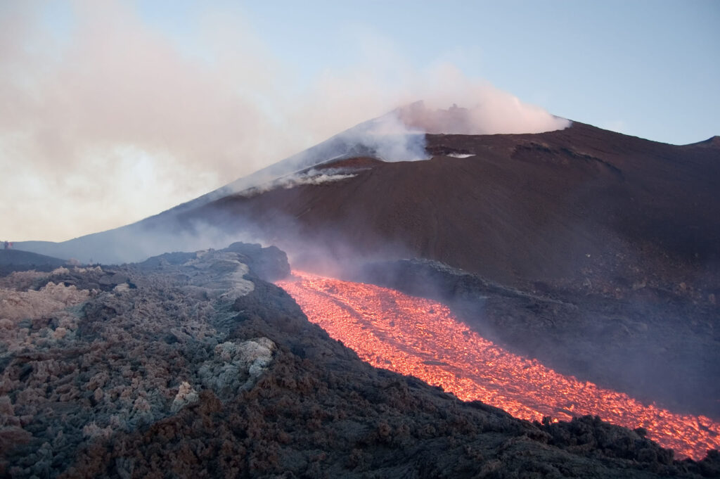 Tajemnica dwóch różnych erupcji tego samego wulkanu wyjaśniona