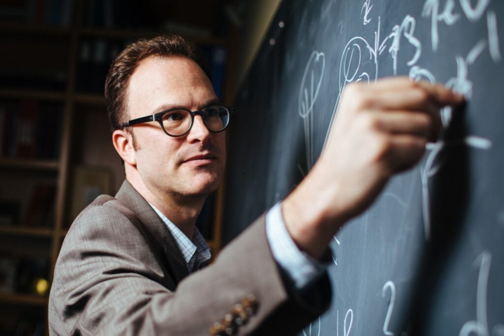 Jesse Thaler nowym dyrektorem Laboratorium Nauki Jądrowej MIT