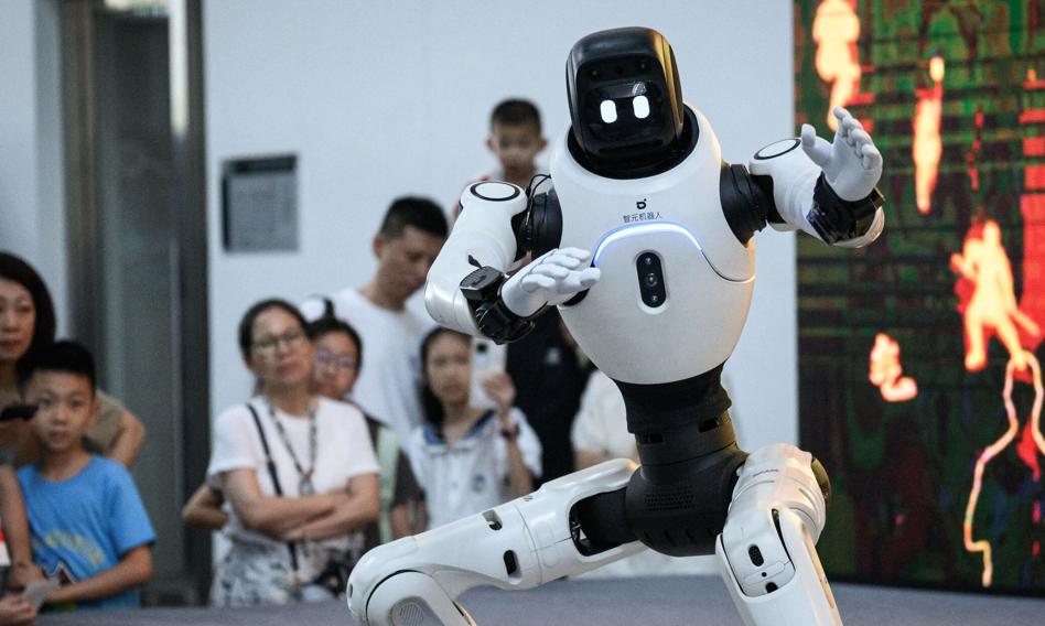Chiny dominują rynek robotów humanoidalnych – 97% globalnych dostaw