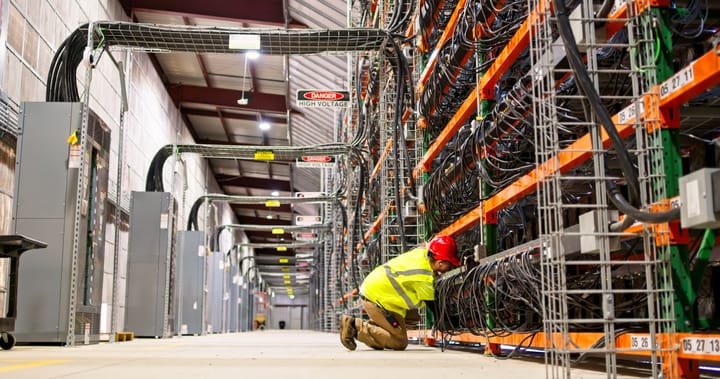 Startup buduje fabrykę AI za 10 mld dolarów w Norwegii