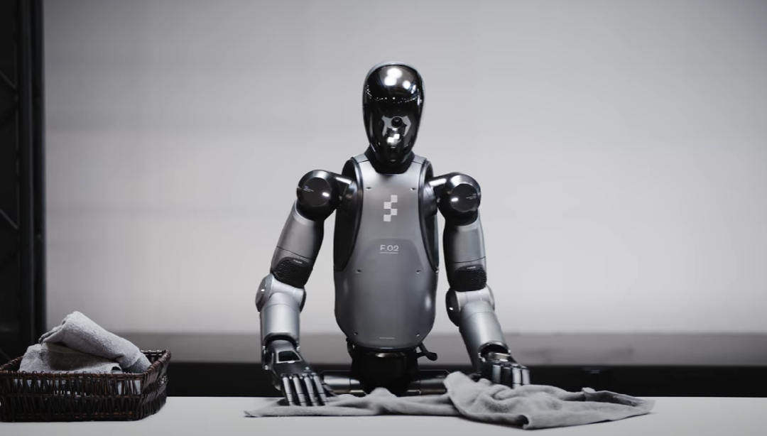 Kruche zaufanie do humanoidalnych robotów – czy ludzkie gesty to pułapka?