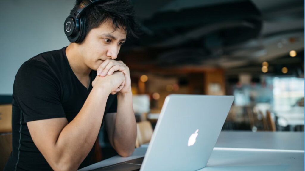 macOS 27: Siri działa mimo wyłączenia – użytkownicy alarmują