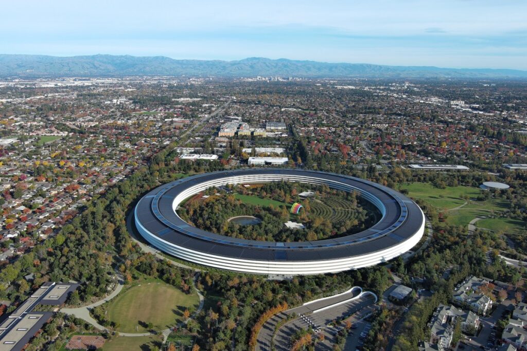 Apple oskarża byłego pracownika o kradzież danych dla OpenAI