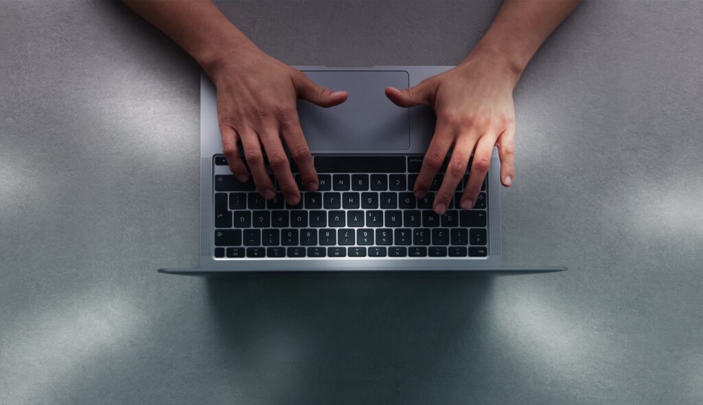 Pearson przejmuje Workera, by oceniać kompetencje AI pracowników