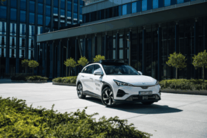 W pełni autonomiczne robotaxi bez kierowcy działają już w Europie