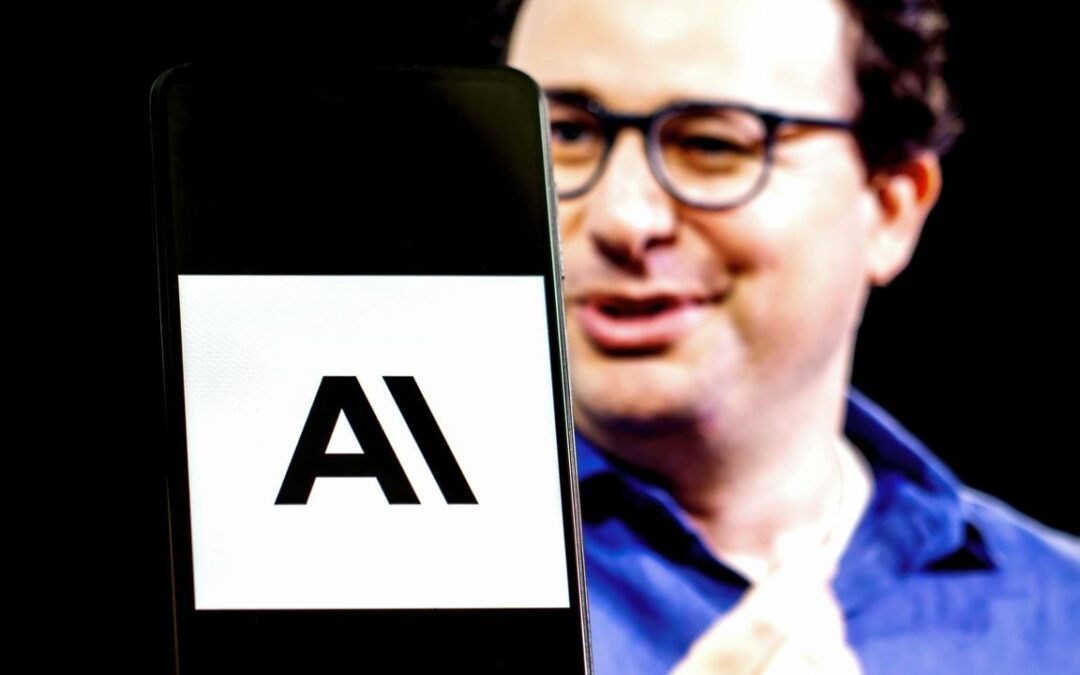 Szef Anthropic ostrzega: roje AI mogą przejąć internet za 6-12 miesięcy