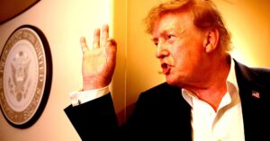 Trump sprzeciwia się spowolnieniu AI, co może zagrażać przyszłości ludzkości