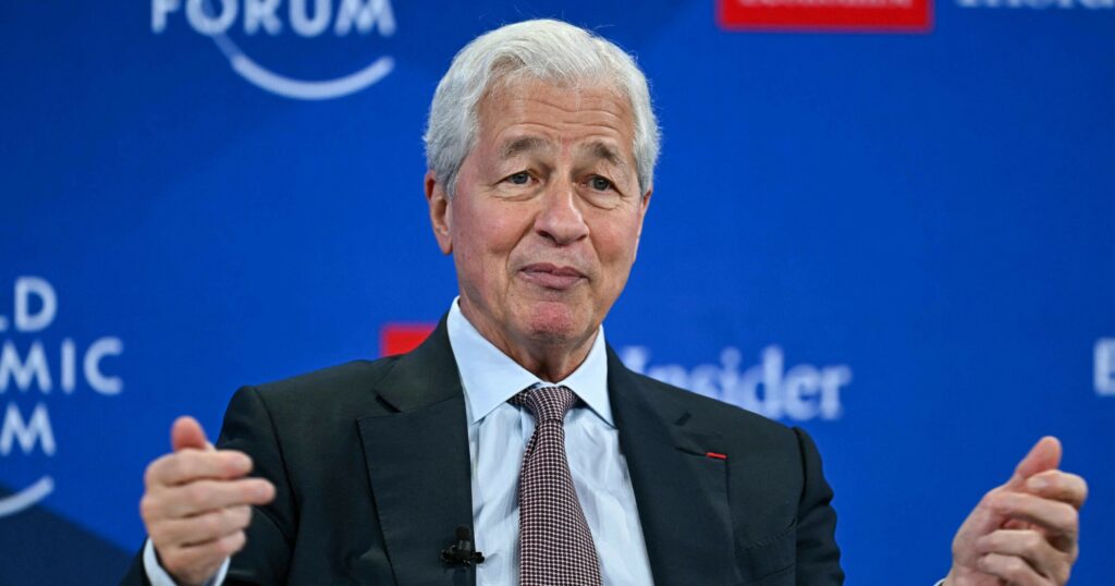 Jamie Dimon: AI zwiększyła ryzyko cyberzagrożeń dla banków dziesięciokrotnie