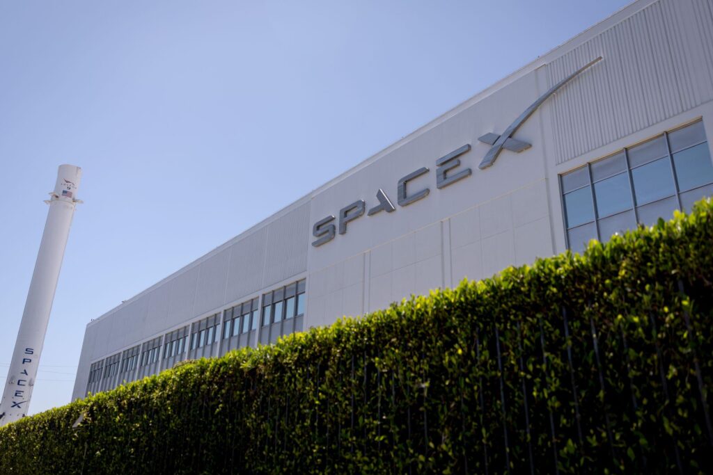 SpaceX pożyczy 40 mld dol. na chipy Nvidii dla infrastruktury AI