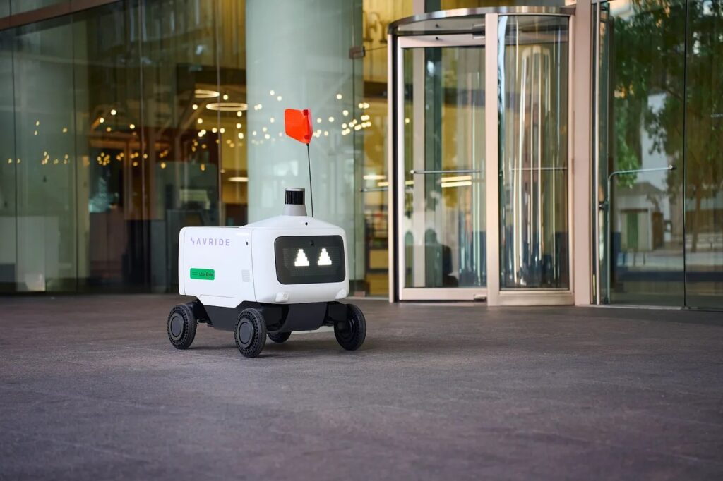Kobieta aresztowana za blokowanie robota dostawczego Ubera w Filadelfii