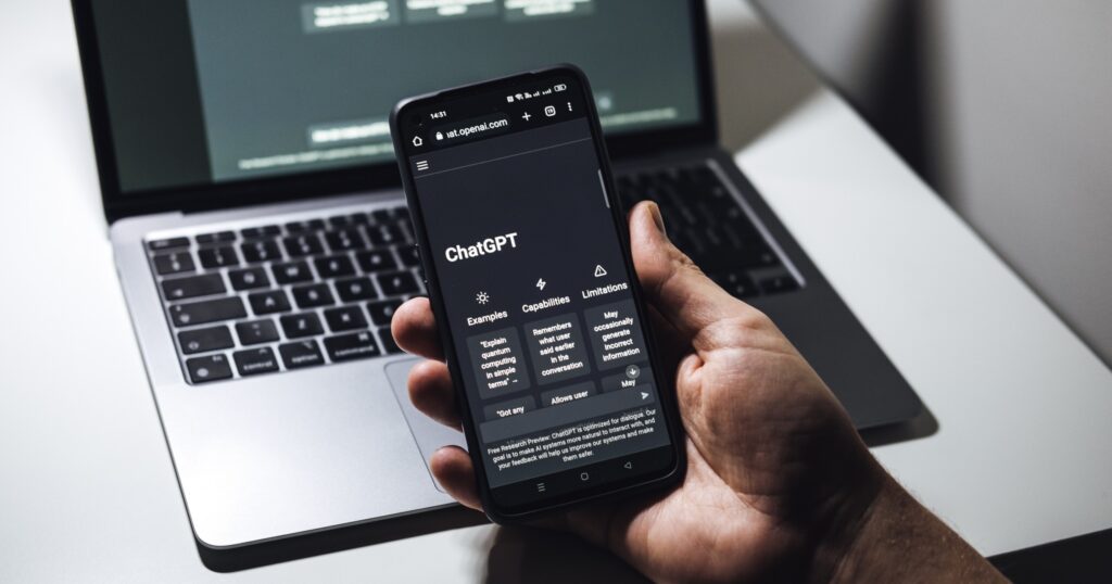ChatGPT przestanie przytakiwać – OpenAI walczy z sycophancy modelu